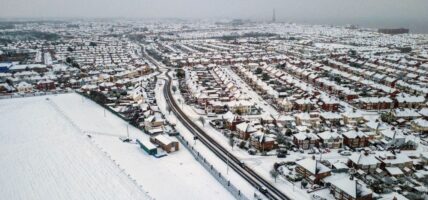 भारी हिमपातले बेलायत र जर्मनीभर व्यापक अवरोध