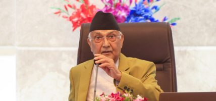 आफ्नै कारणले चौतर्फी घेराबन्दीमा प्रधानमन्त्री ओली, पार्टीभित्रै आलोचना, कार्यकर्तामा तीव्र असन्तोष