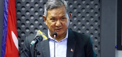 दुई-चार दिनमा नयाँ गभर्नर पाउँछौँः सञ्चारमन्त्री गुरुङ