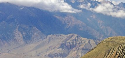 हिँउ नपरेपछि चिन्तामा मुस्ताङवासी, सभ्यता र संस्कृतिसँगै जीविकोपार्जन नै हिमाल