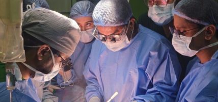 नेपालमा पहिलो पटक मस्तिष्क मृत व्यक्तिबाट प्राप्त मिर्गौला र कलेजोे एकै व्यक्तिमा प्रत्यारोपण सफल