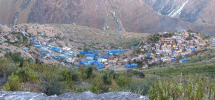 हराउँदै मौलिक घर : जस्तापाताले विस्थापित गर्दै ढुङ्गा र खर