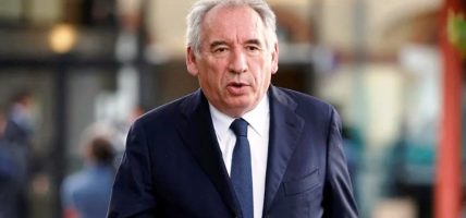 फ्रान्सेली अति-दक्षिणपन्थीद्वारा प्रधानमन्त्रीलाई बचाउने सम्झौता अस्वीकार