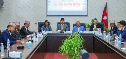 शङ्का नगरी सकारात्मक सोचका साथ निर्वाचनको तयारीमा जुट्न गृहमन्त्रीको आग्रह