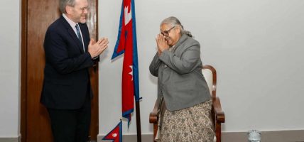 प्रधानमन्त्री कार्कीसँग अमेरिकी राजदूतको भेटवार्ता