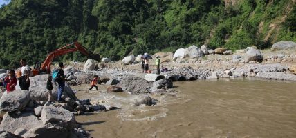 फेमे खोलामा ‘डाइभर्सन’ निर्माण हुँदै