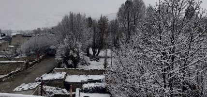 मुस्ताङमा बिहानैदेखि हिमपात, पर्यटकलाई सुरक्षित रहन अपिल