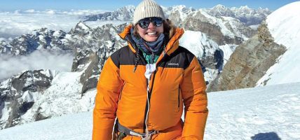 सगरमाथा चुम्न सङ्घर्षरत क्यारोलिना, आफैँमा जोखिम र चुनौतीपूर्ण यात्रा