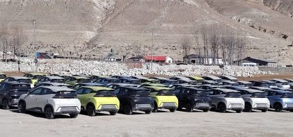 चीनबाट धमाधम भित्रिदैंछन् विद्युतीय सवारी साधन