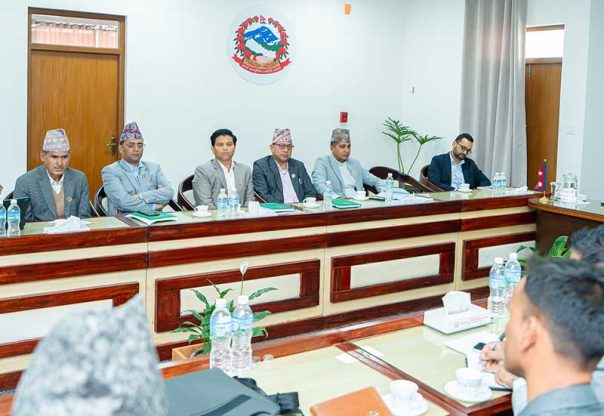 प्रधानमन्त्रीसँग सुदूरपश्चिम प्रदेशबाट प्रतिनिधित्व गर्ने सांसदको छलफल