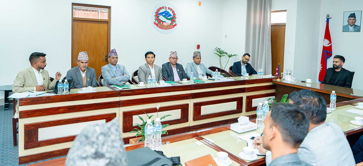 प्रधानमन्त्रीसँग सुदूरपश्चिम प्रदेशबाट प्रतिनिधित्व गर्ने सांसदको छलफल